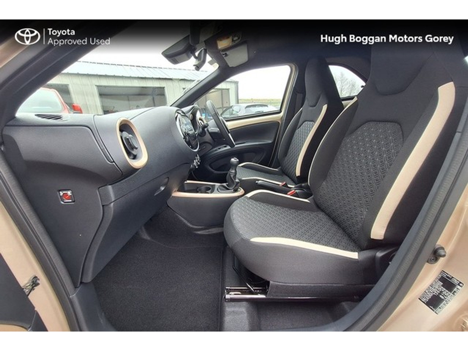 2025 Toyota Aygo X AYGO X DESIGN