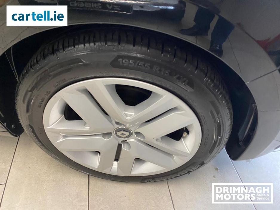 2022 Renault Clio - image 18