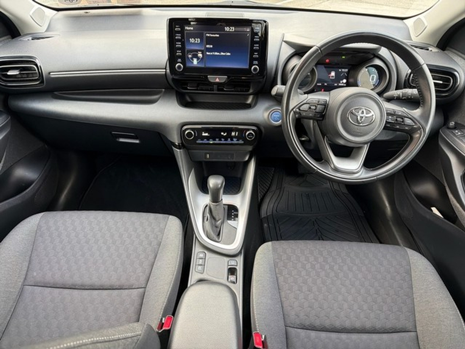 2021 Toyota Yaris *NOW SOLD* HYBRID LUNA SPORT // SMART ENTRY/SMART START // AIR CON // BLUETOOTH // APPLE CARPLAY // DIGITAL DASH // PRIVACY GLASS €22,945