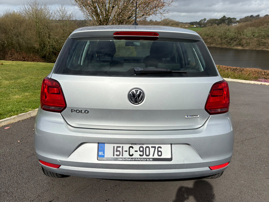 2015 Volkswagen Polo - image 12