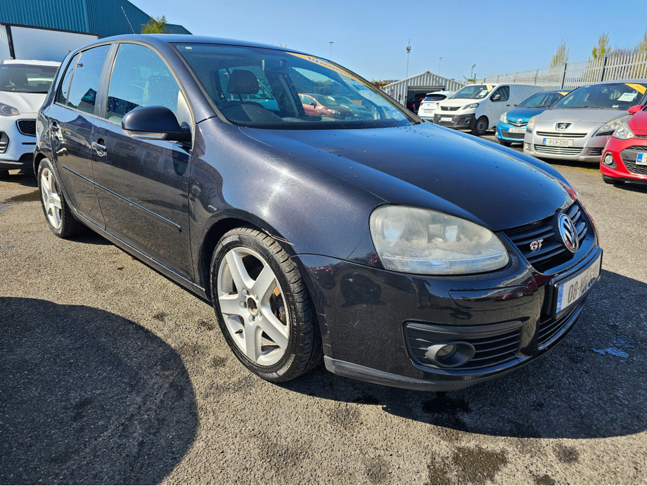 2008 Volkswagen Golf - image 2
