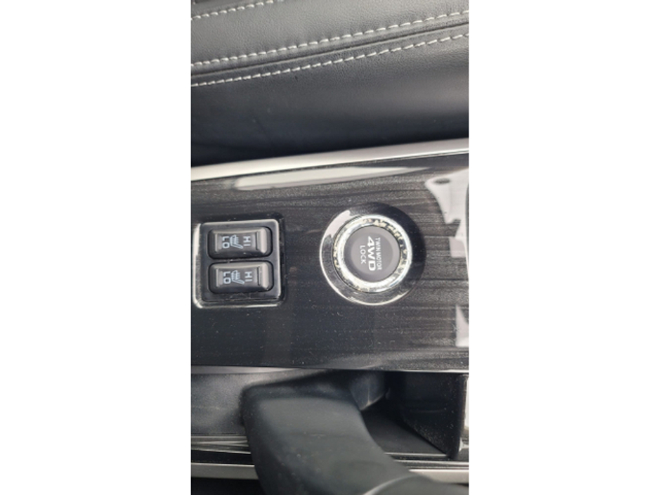 2017 Mitsubishi Outlander - image 17