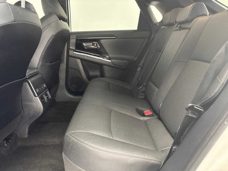 2023 Subaru Solterra - image 30