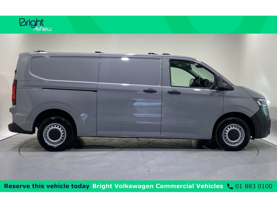 2025 Volkswagen Transporter - image 5