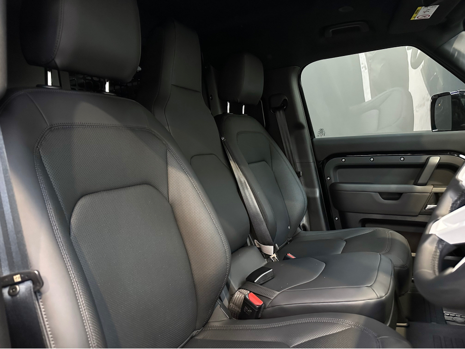 2025 Land Rover Defender - image 16