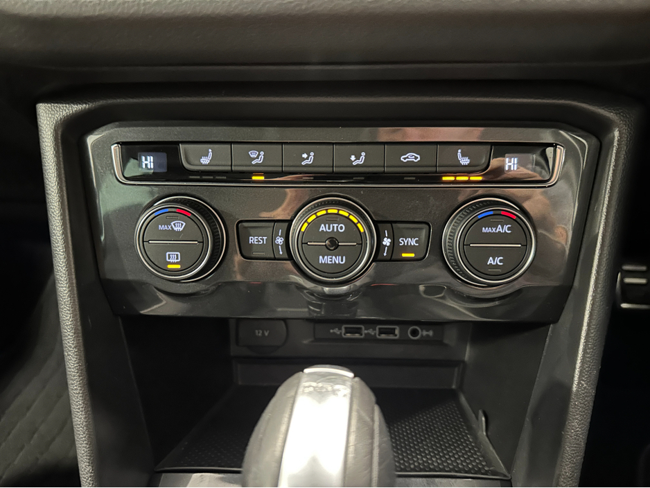 2018 Volkswagen Tiguan (182) TIGUAN 2.0TDI HIGHLINE DSG 4 MOTION VW/AUDI SPECIALISTS WWW.DENISDARCYCARS.IE €26,950