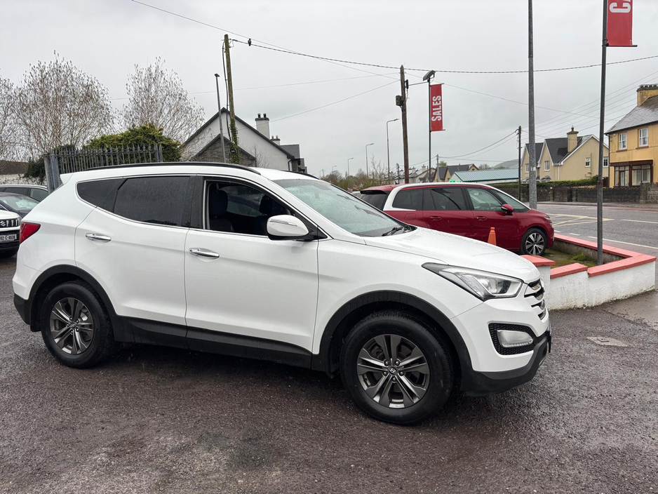 2013 Hyundai Santa Fe - image 2