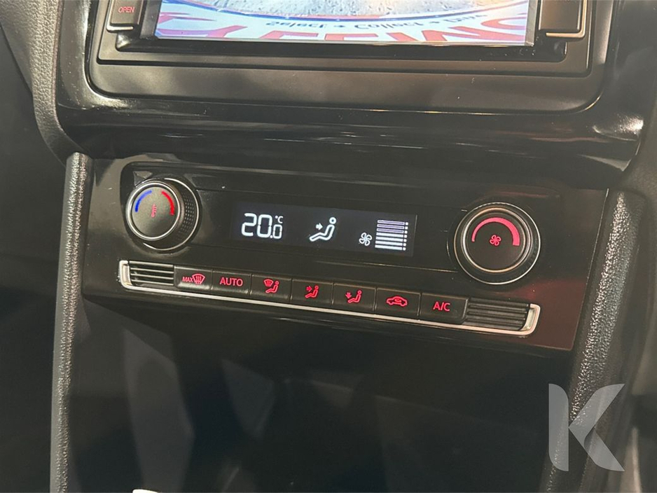 2015 Volkswagen Polo - image 25