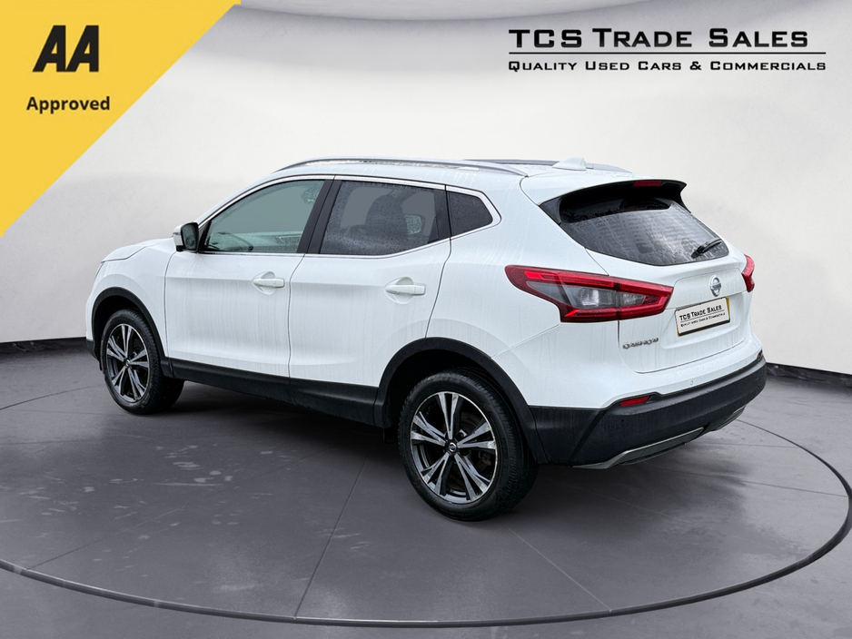 2018 Nissan Qashqai - image 4