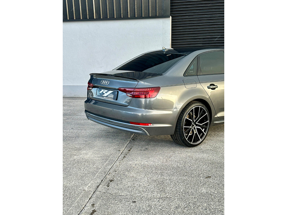 2018 Audi A4 - image 7