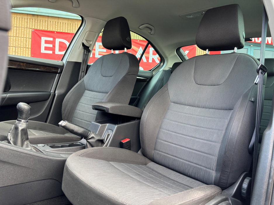 2015 Skoda Octavia - image 10