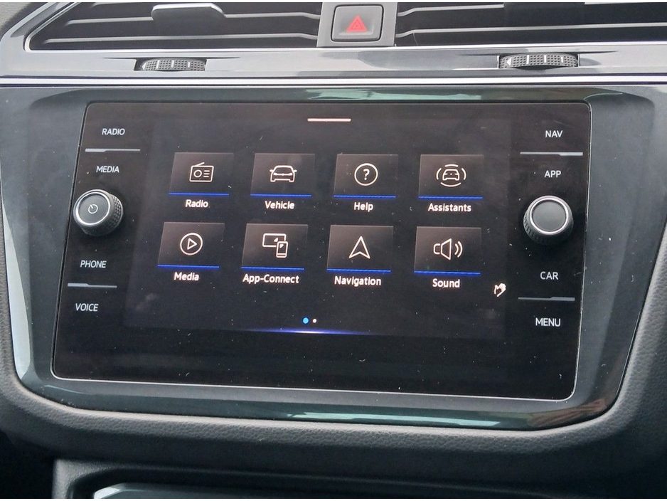 2023 Volkswagen Tiguan - image 19