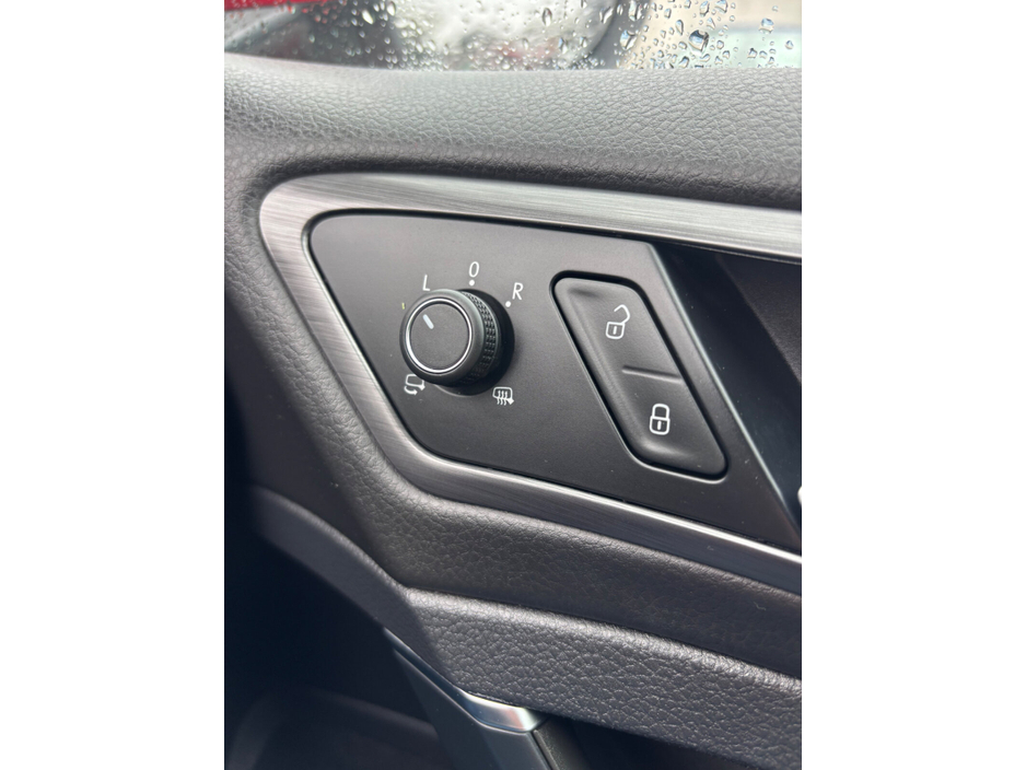 2018 Volkswagen Golf - image 8