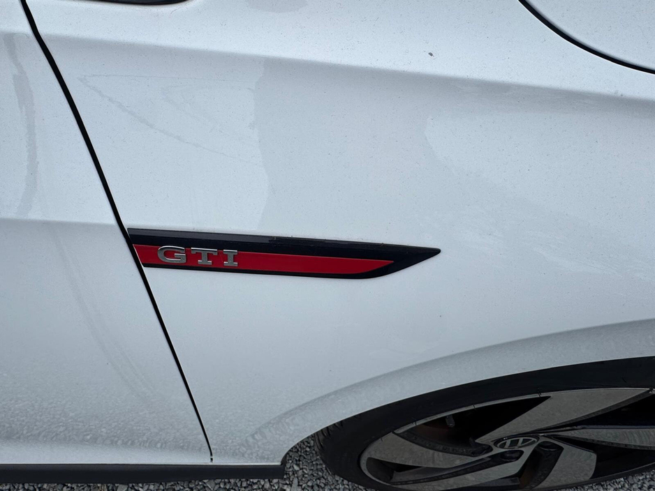 2021 Volkswagen Golf - image 25