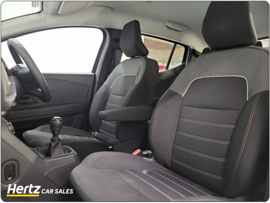 2023 Dacia Sandero Stepway - image 5