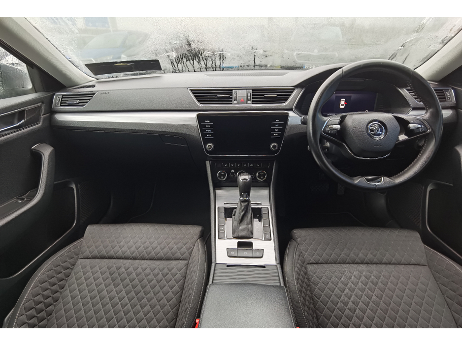 2023 Skoda Superb - image 12