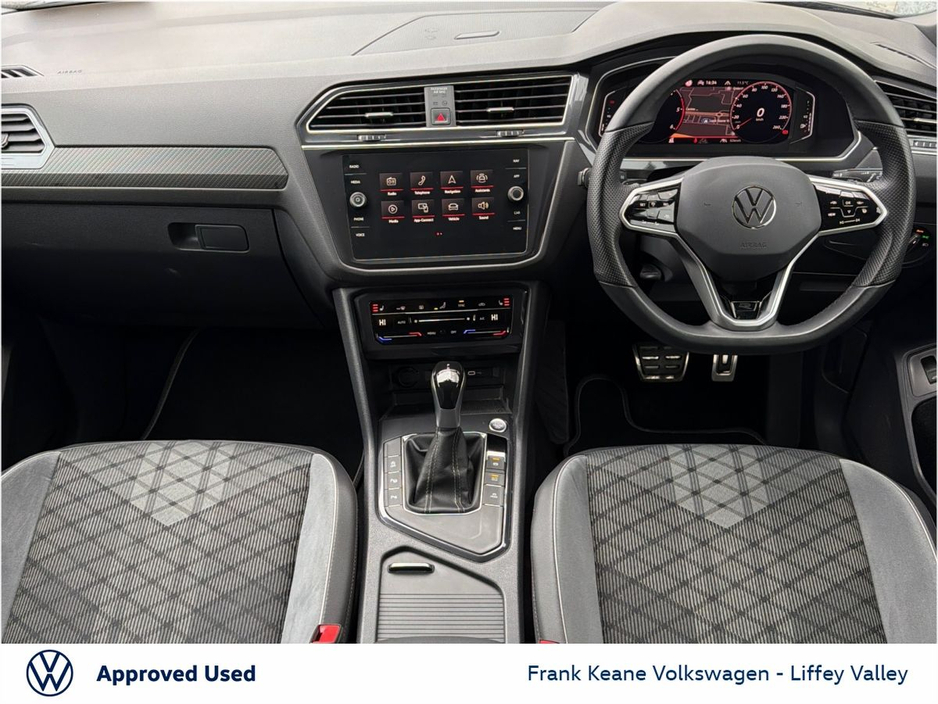 2023 Volkswagen Tiguan Allspace - image 2