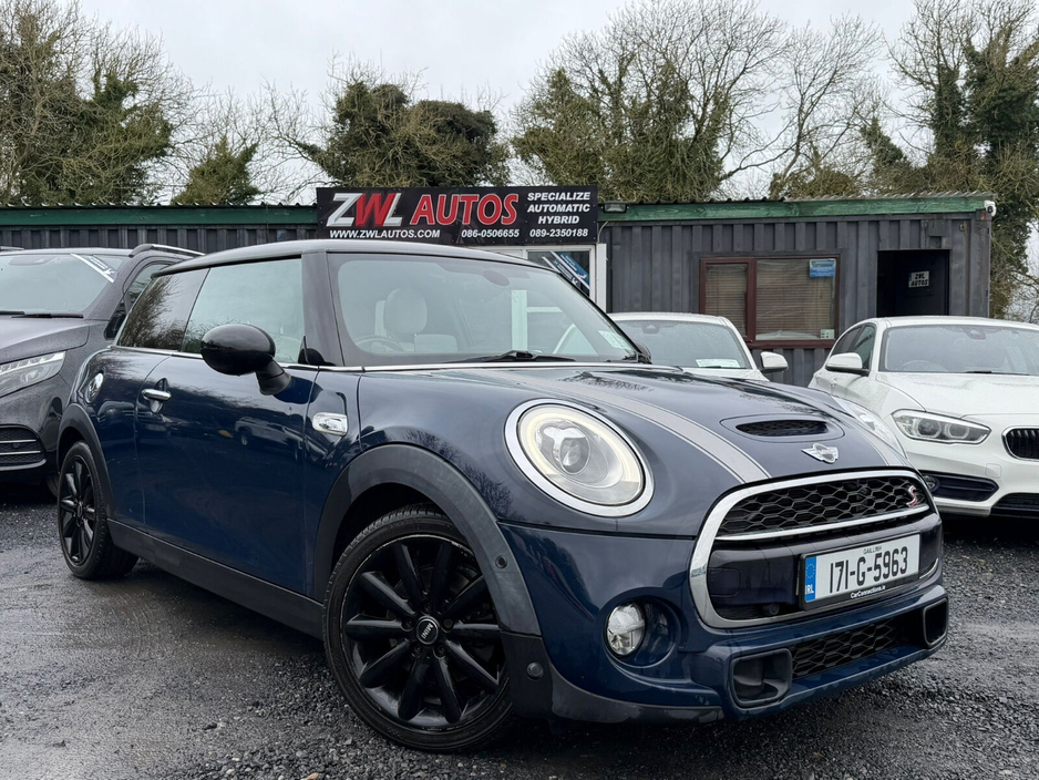 2017 MINI Hatch - image 3