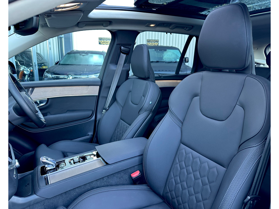2025 Volvo XC90 + T8 PHEV AWD AUTO PLUS €78,950