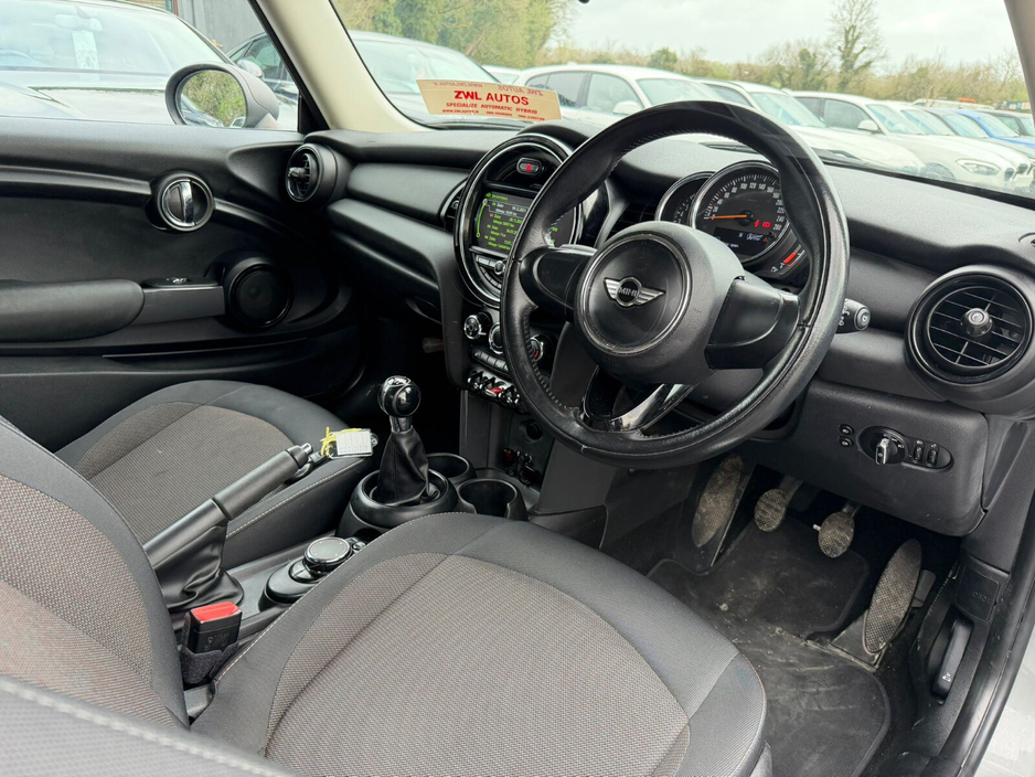2017 MINI Hatch - image 14