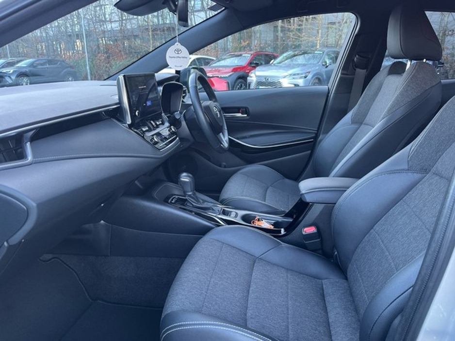 2023 Toyota Corolla - image 6