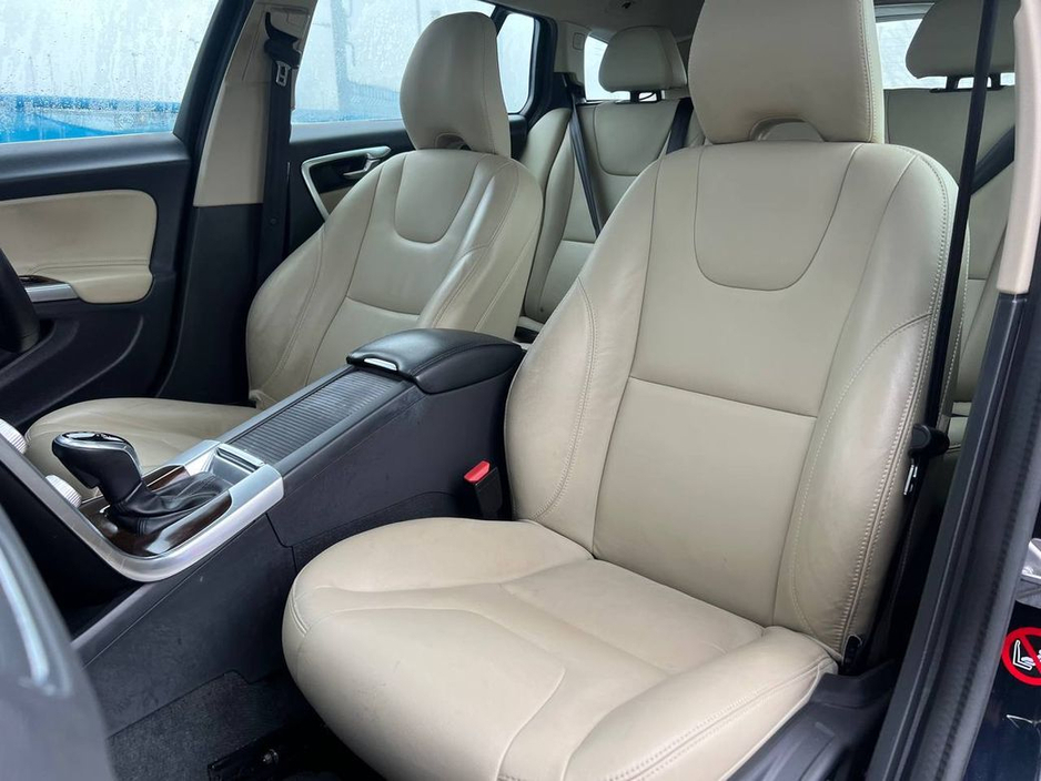 2018 Volvo V60 D4 CLASSIC 2.0 D // SERVICE HISTORY // OPENING SUNROOF // ADAPTIVE CRUISE CONTROL €19,950