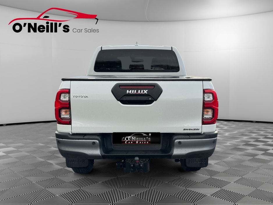 2025 Toyota Hilux *NO VAT* 2.8 INVINCIBLE  AUTO #332 €57,999
