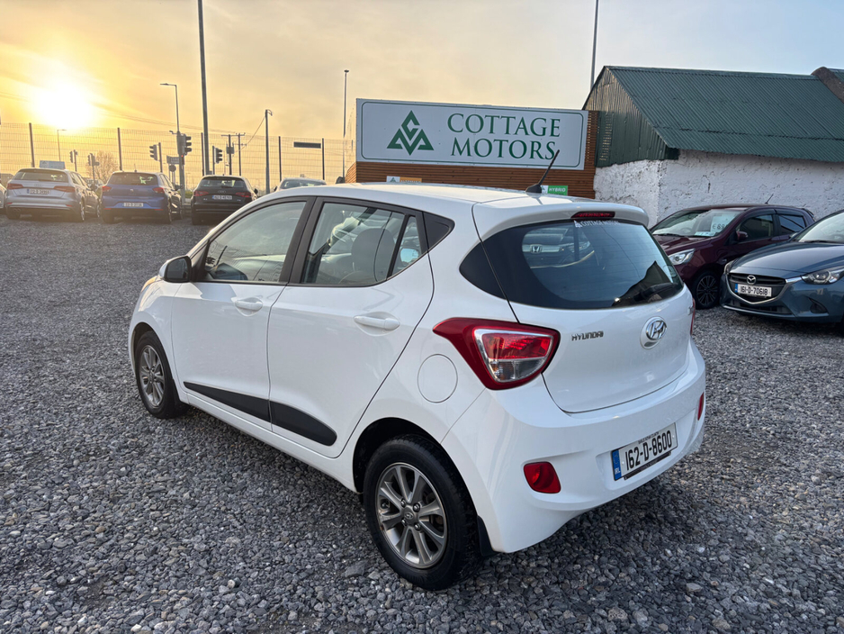 2016 Hyundai i10 - image 3
