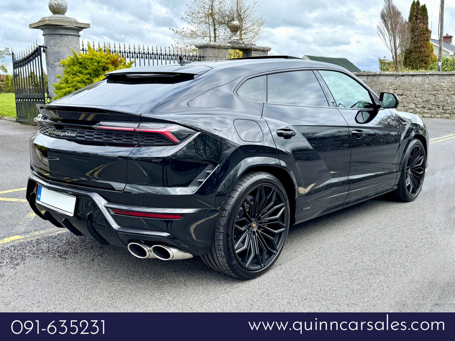 2025 Lamborghini Urus - image 3