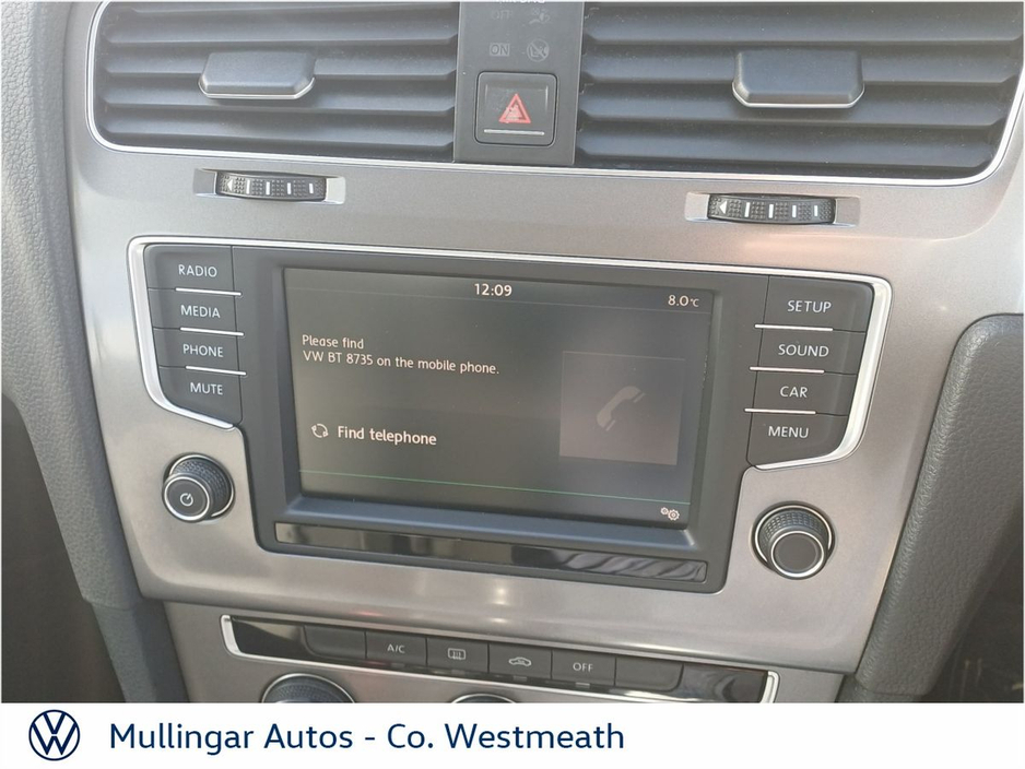 2015 Volkswagen Golf - image 18