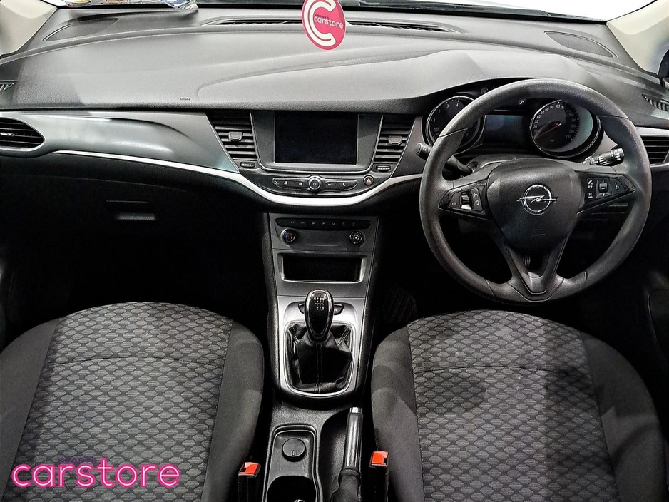 2020 Opel Astra - image 11