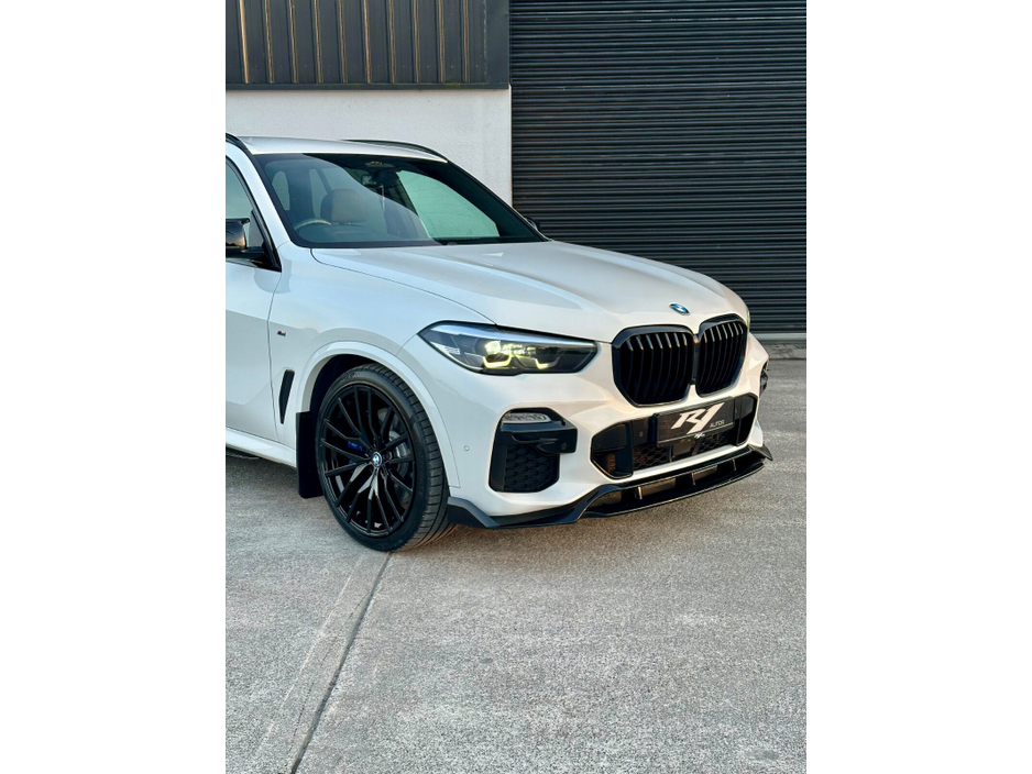 2020 BMW X5 - image 9
