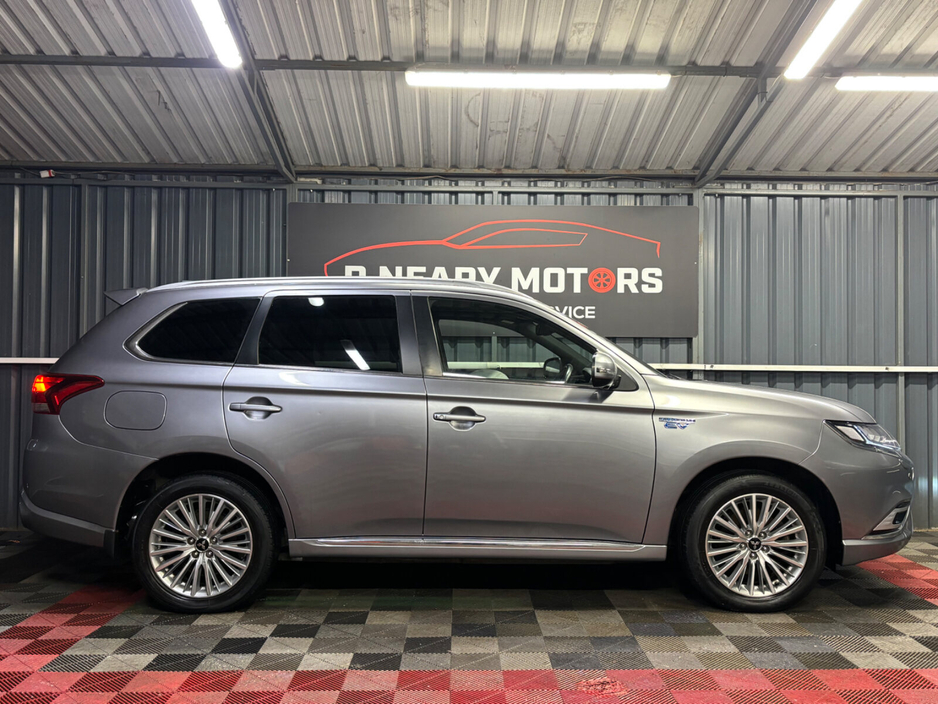 2018 Mitsubishi Outlander - image 6