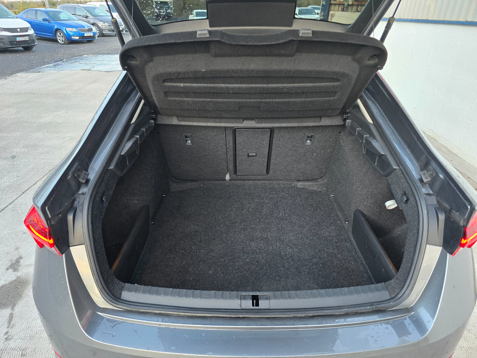 2022 Skoda Octavia - image 27