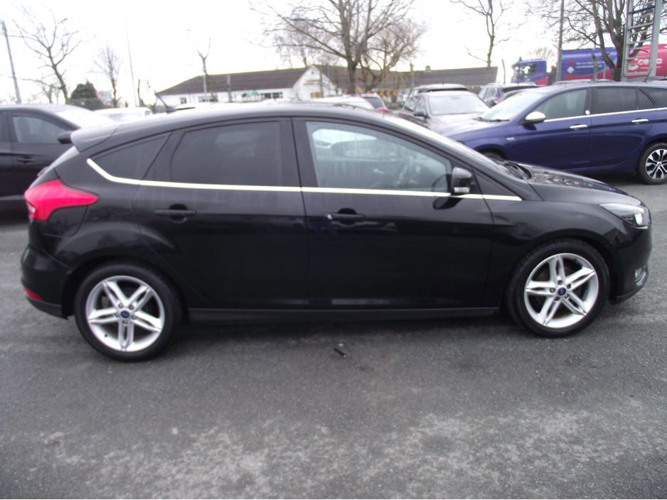 2018 Ford Focus - image 3