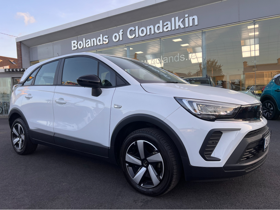 2024 Opel Crossland X **Only 14,000 Kms** Best Value As New 2024 Opel Crossland Diesel Apple Car Play Rear View Camera www.bolands.ie Est.1955 €21,950