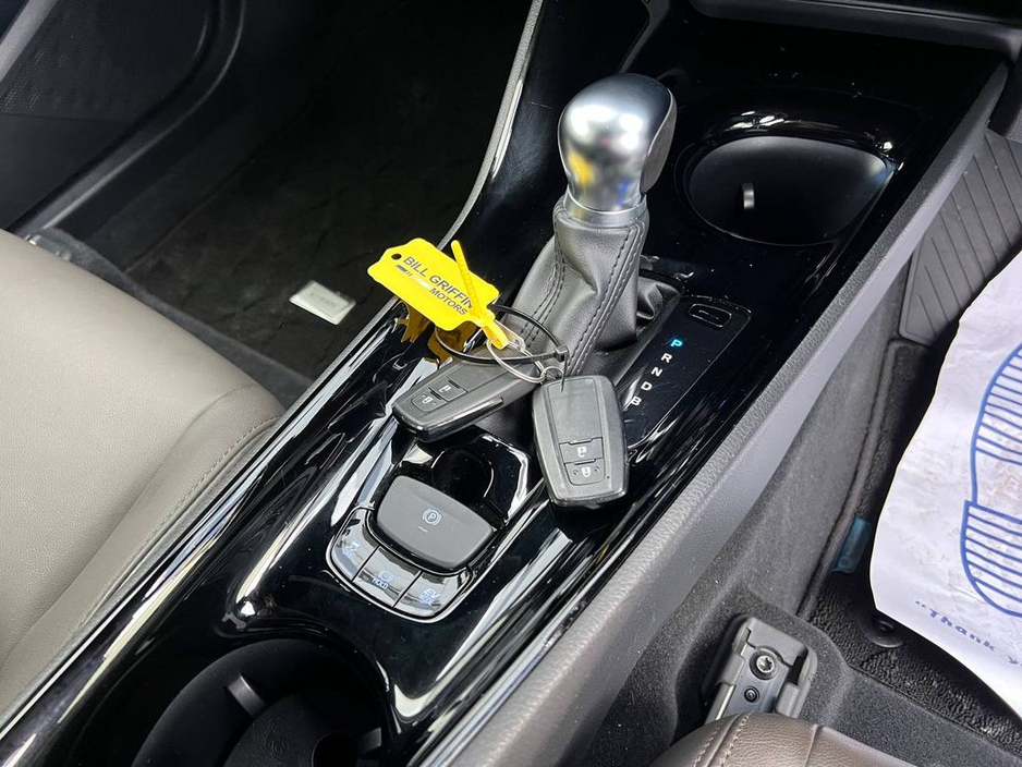 2019 Toyota C-HR 1.8 HYBRID // SERVICE HISTORY // TOP VIEW PARKING CAMERAS // DUAL ZONE CLIMATE CONTROL €19,900