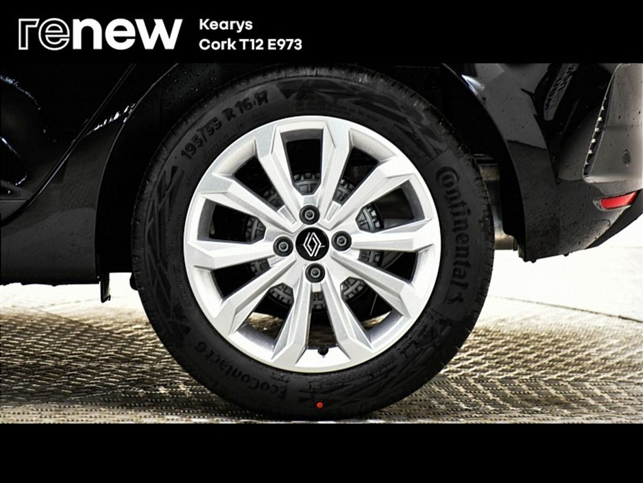 2025 Renault Clio - image 9