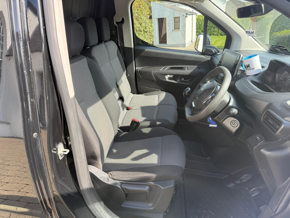 2019 Peugeot Partner - image 10
