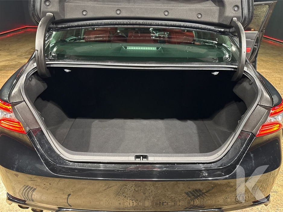 2021 Toyota Camry WS BLACK EDITION - HYBRID - 18'' ALLOY WHEELS - RED LEATHER INTERIOR - ELECTRIC SEATS - REAR CAMERA €26,950