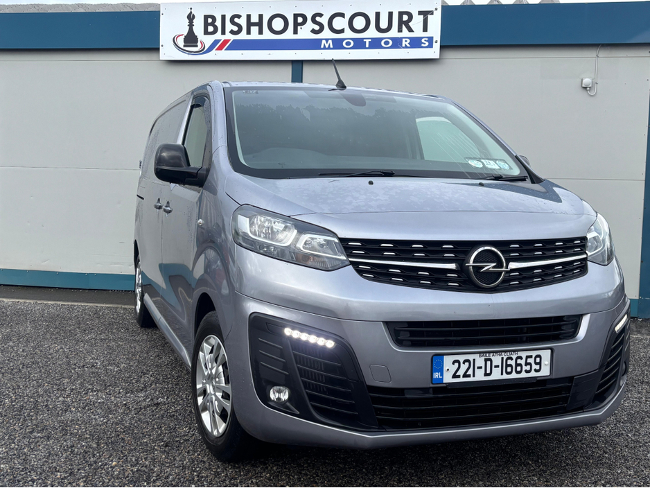 2022 Opel Vivaro - image 2
