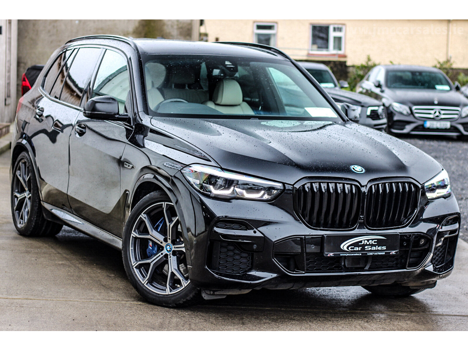 2022 BMW X5 - image 2