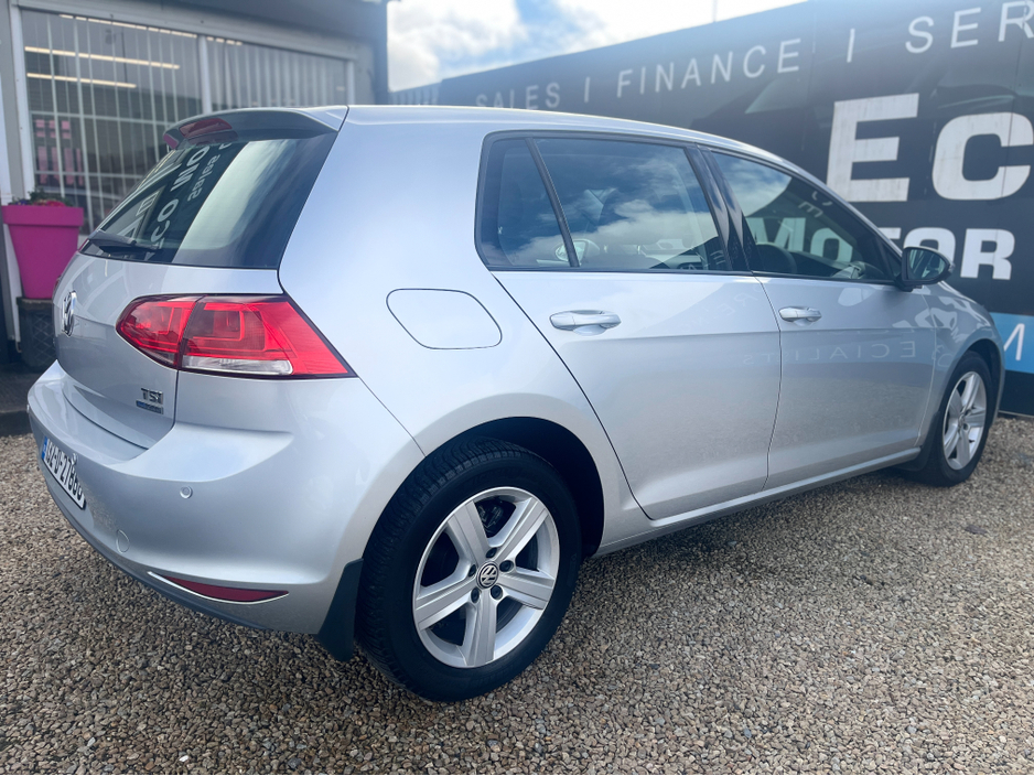 2013 Volkswagen Golf - image 6