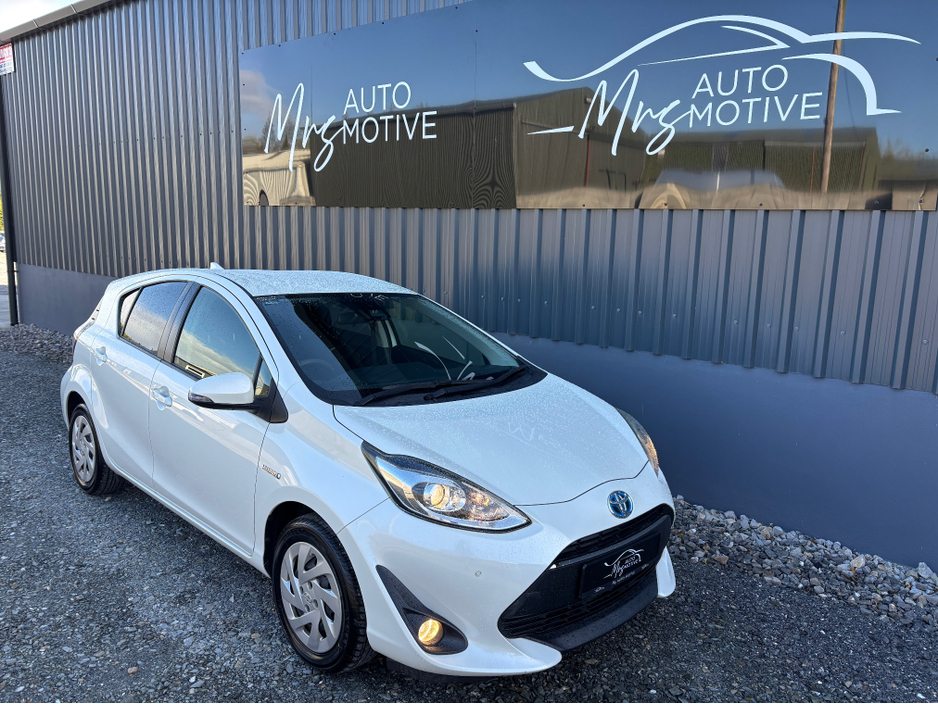 2019 Toyota Aqua - image 3