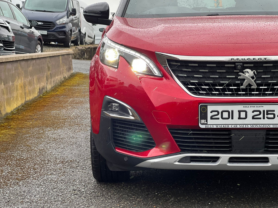 2020 Peugeot 3008 - image 4