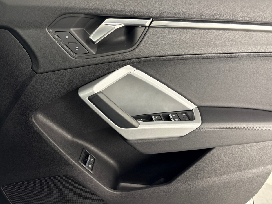 2023 Audi Q3 - image 25