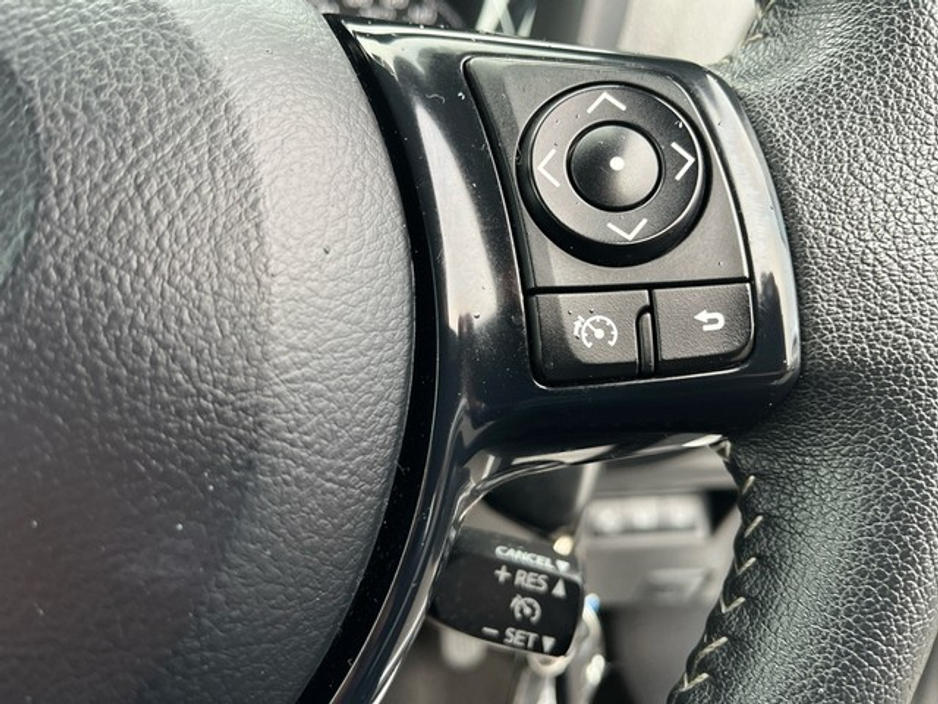 2019 Toyota Yaris - image 13