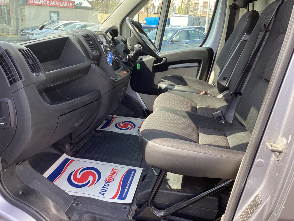 2019 Citroen Relay - image 10