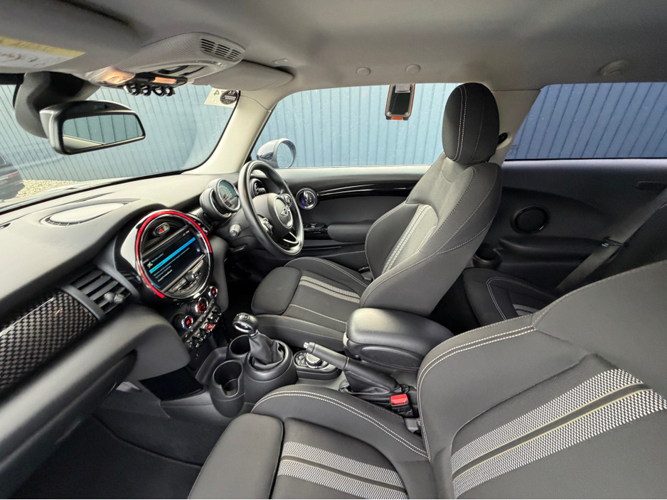 2018 MINI Cooper D - image 39