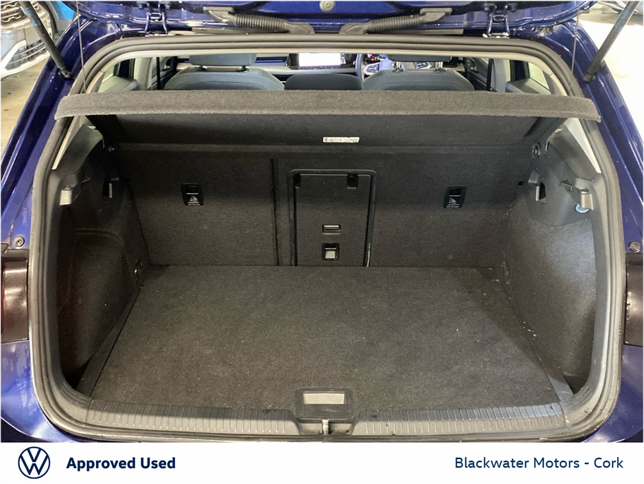 2021 Volkswagen Golf - image 10